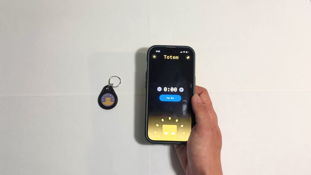 Video Demo showing how Totem Focus NFC tag aids users with focus by helping them to tap out and lock in.