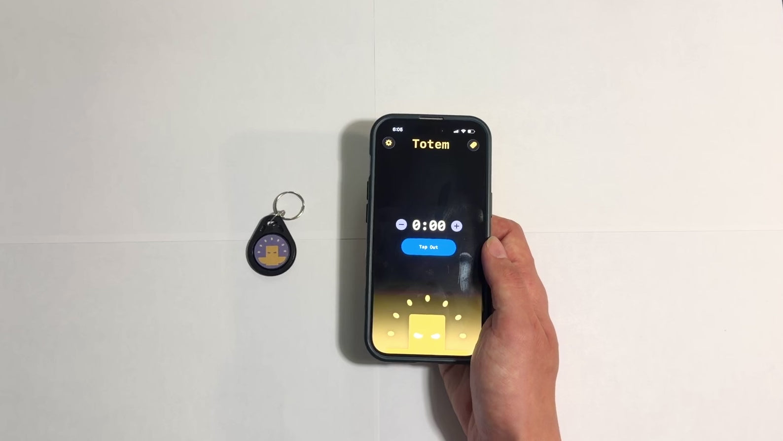 Video Demo showing how Totem Focus NFC tag aids users with focus by helping them to tap out and lock in.